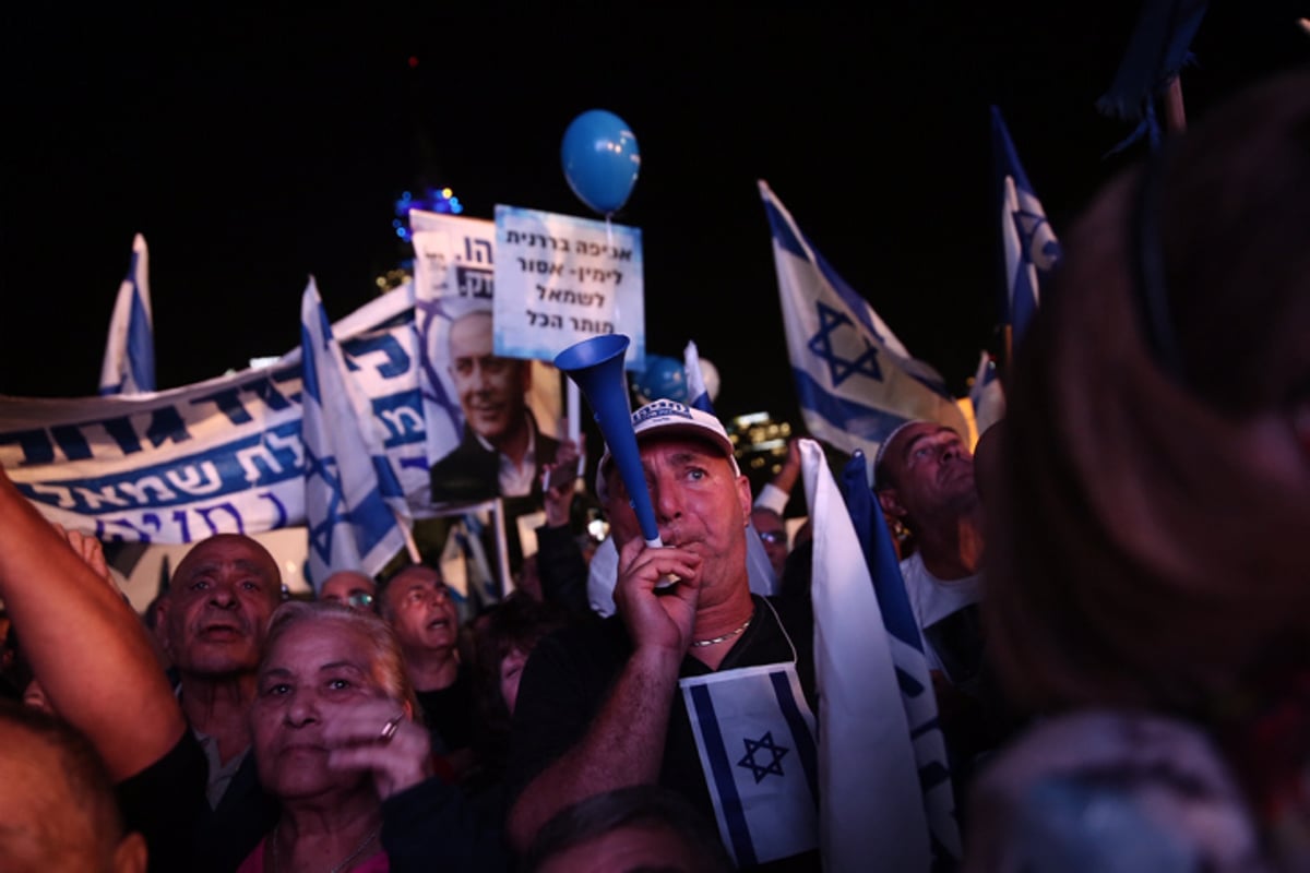 הפגנת התמיכה בנתניהו: "שלטון החוק - אינו מעל החוק"