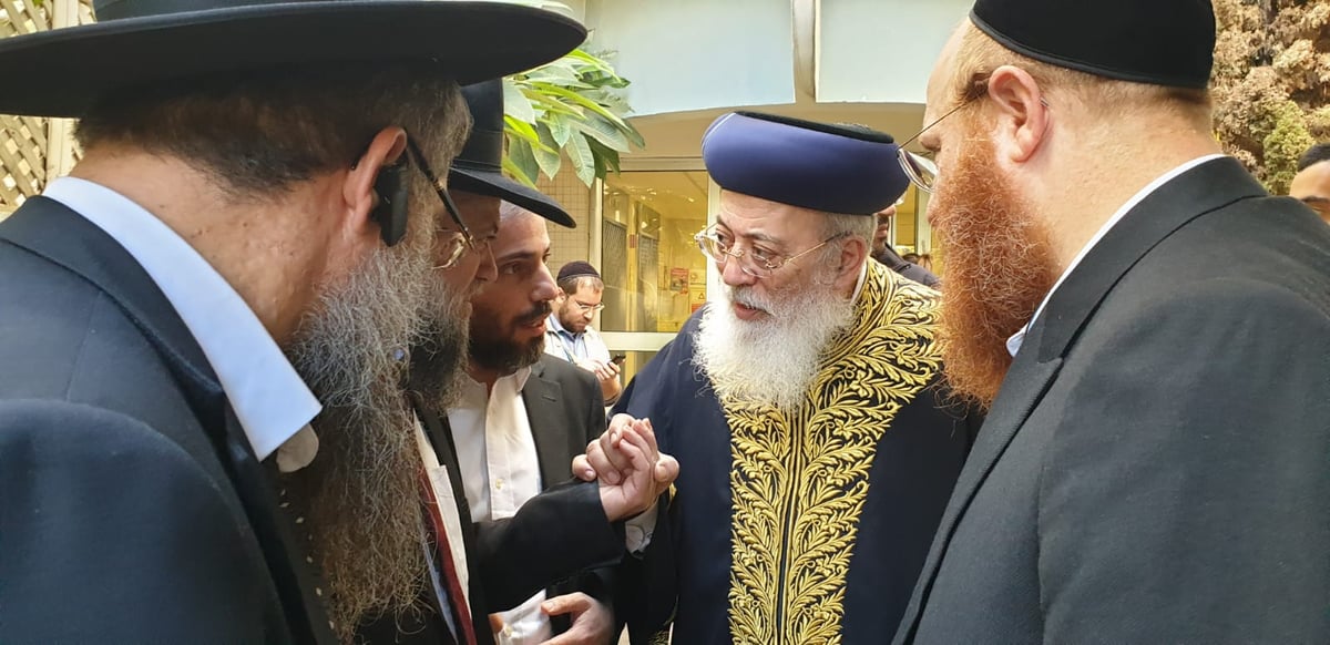 הגר"ש עמאר סייר בבית החולים והביע את התפעלותו