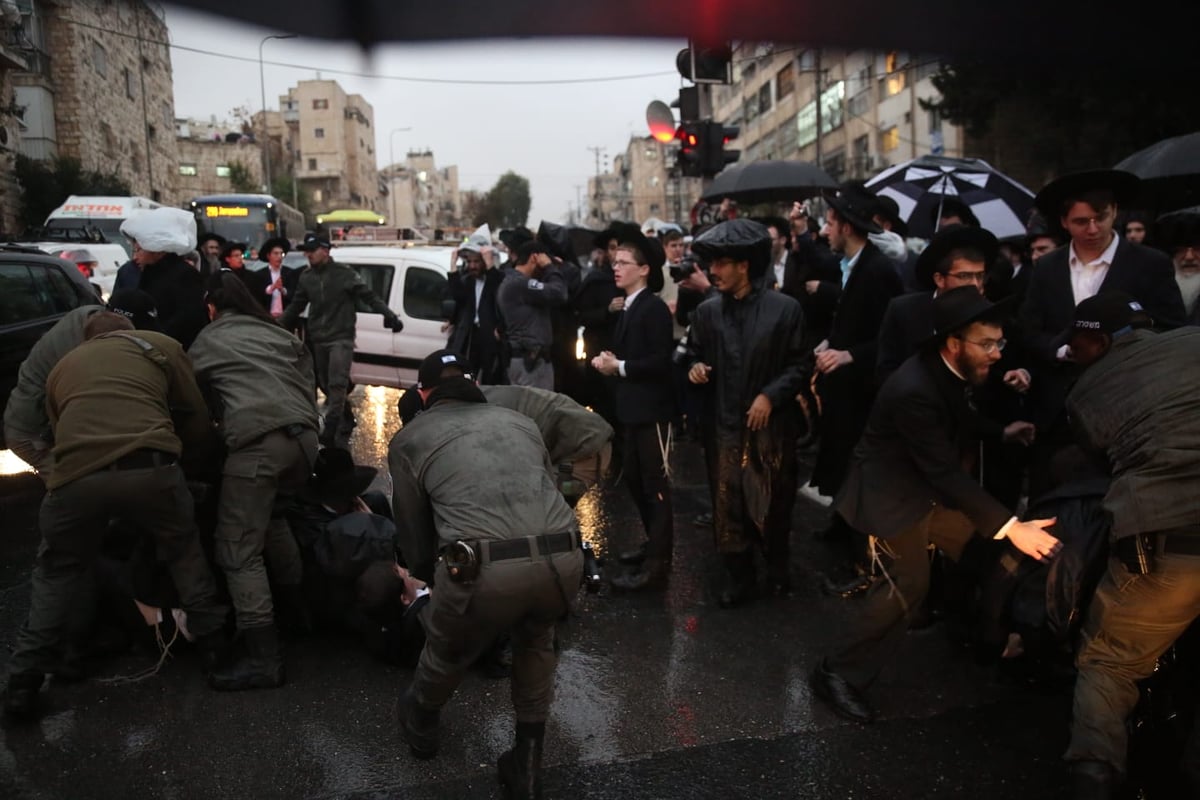 הפגנה סוערת בירושלים: אלימות ומעצרים