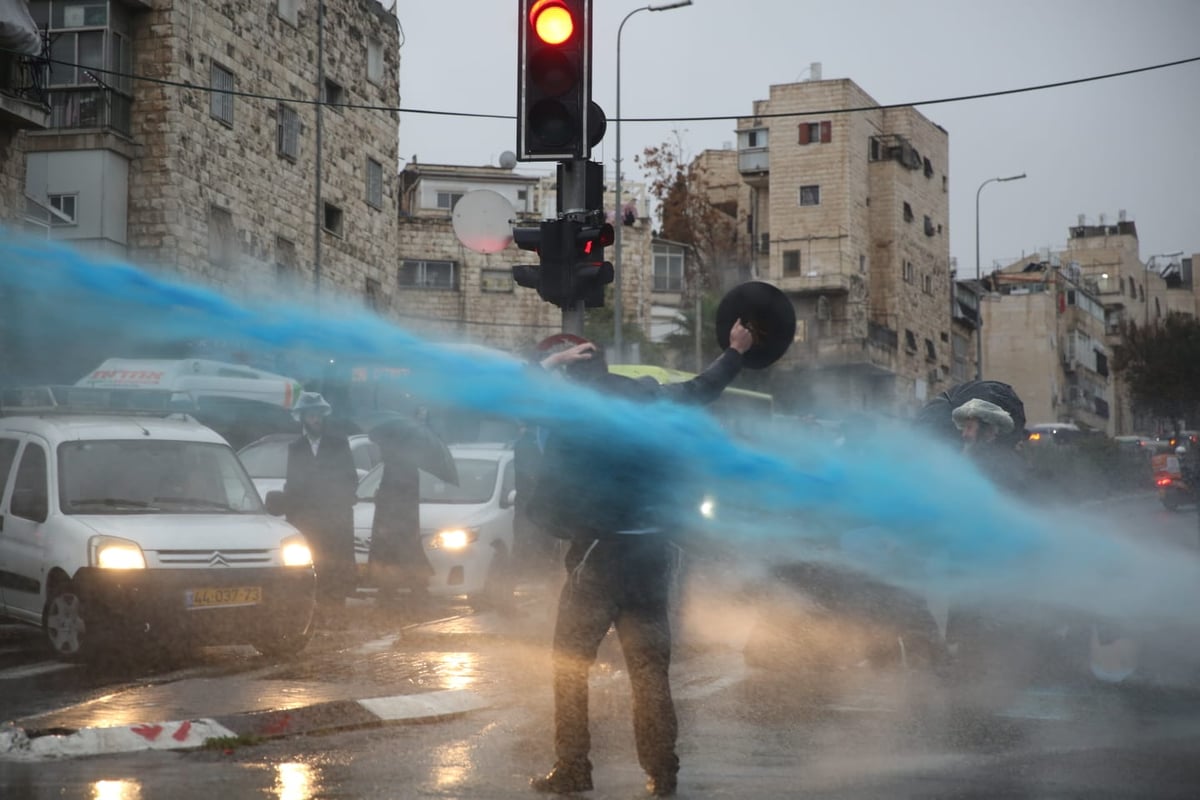 הפגנה סוערת בירושלים: אלימות ומעצרים