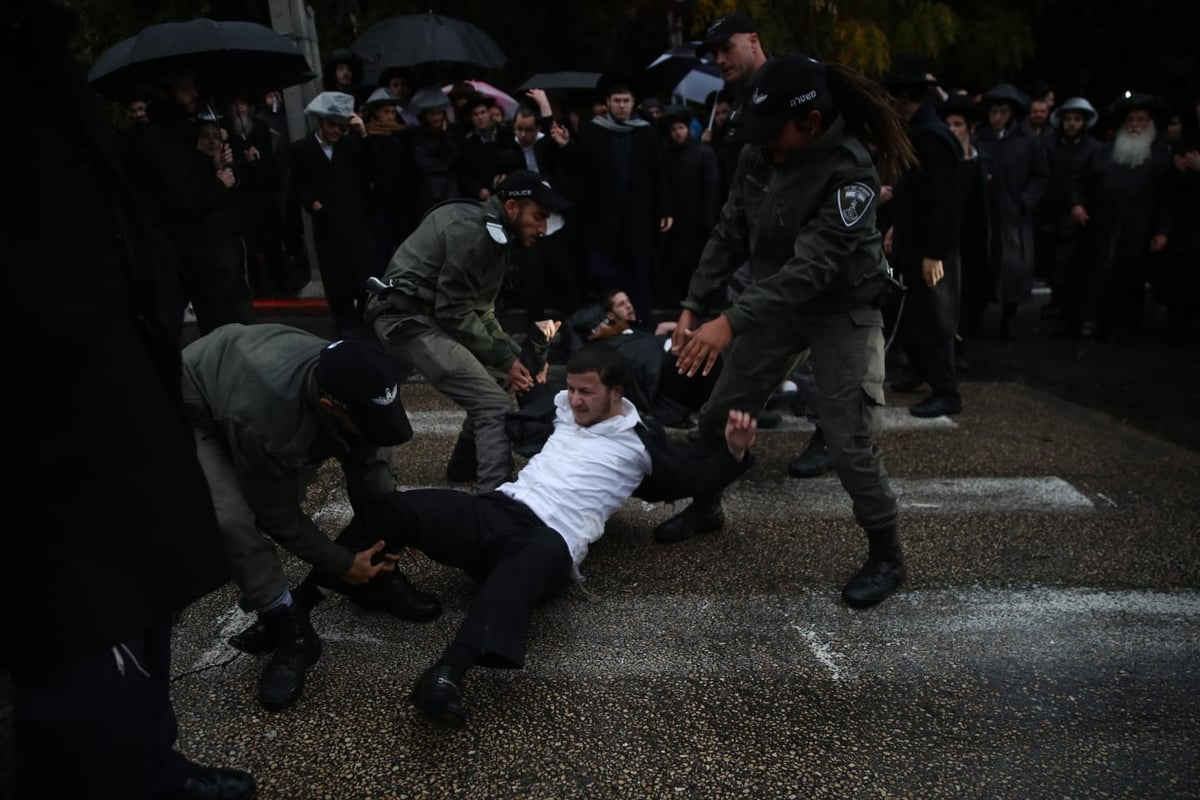 הפגנה סוערת בירושלים: אלימות ומעצרים