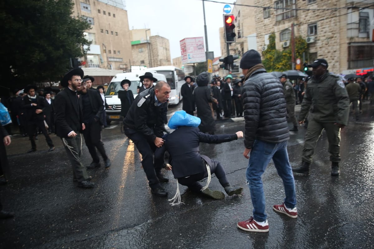 הפגנה סוערת בירושלים: אלימות ומעצרים