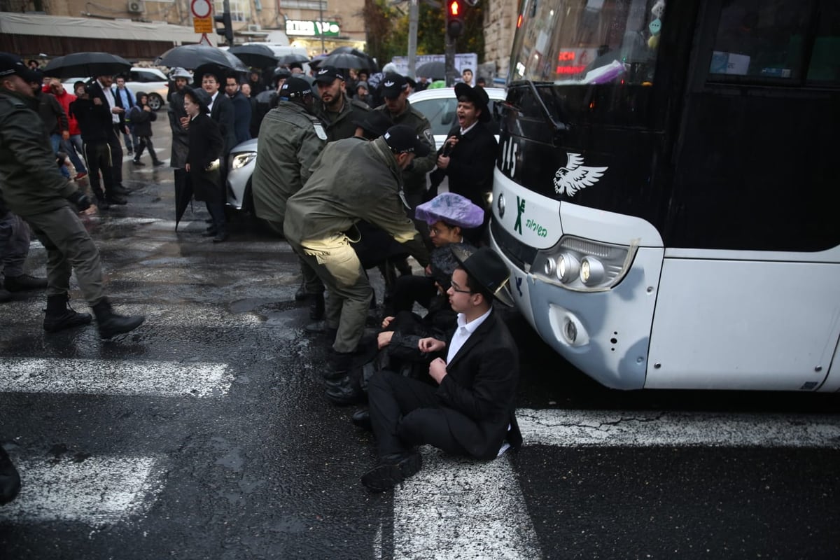 הפגנה סוערת בירושלים: אלימות ומעצרים