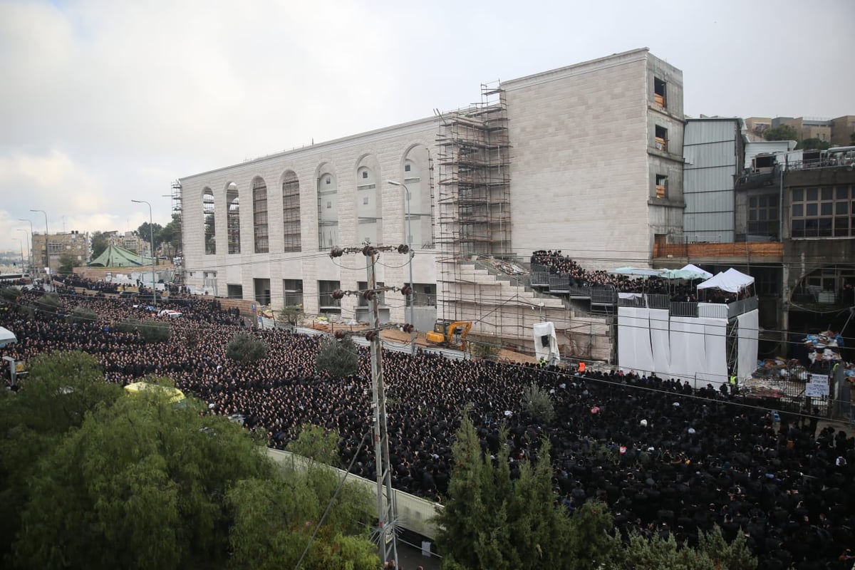 צפו: רבבות בשמחת החופה לנכד האדמו"ר מגור