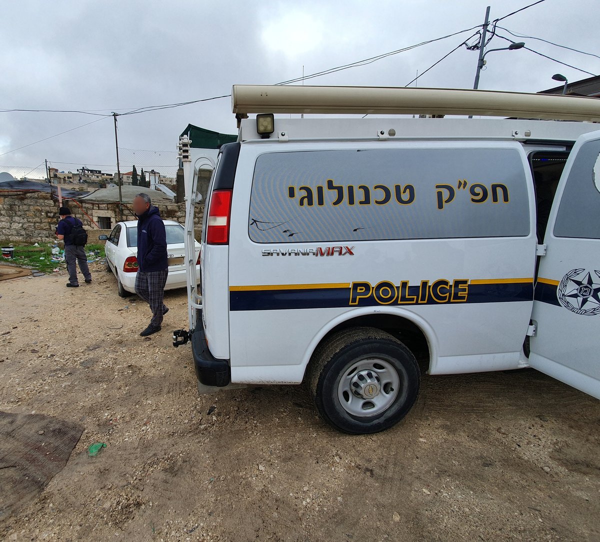 צמיגי עשרות רכבים נוקבו בשכונת שועפט. צפו