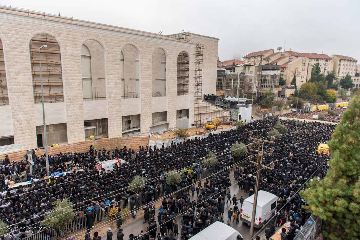 100 רגעים: החב"דניקים תיעדו את החופה בגור