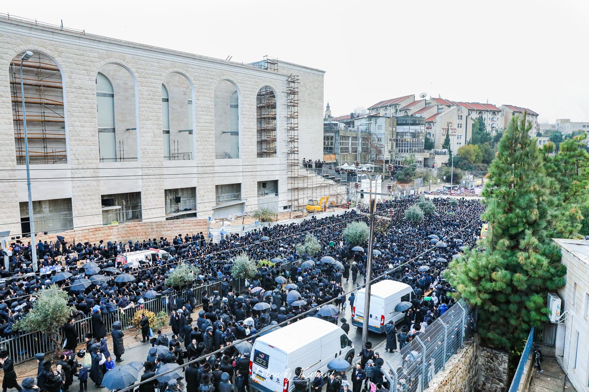 100 רגעים: החב"דניקים תיעדו את החופה בגור