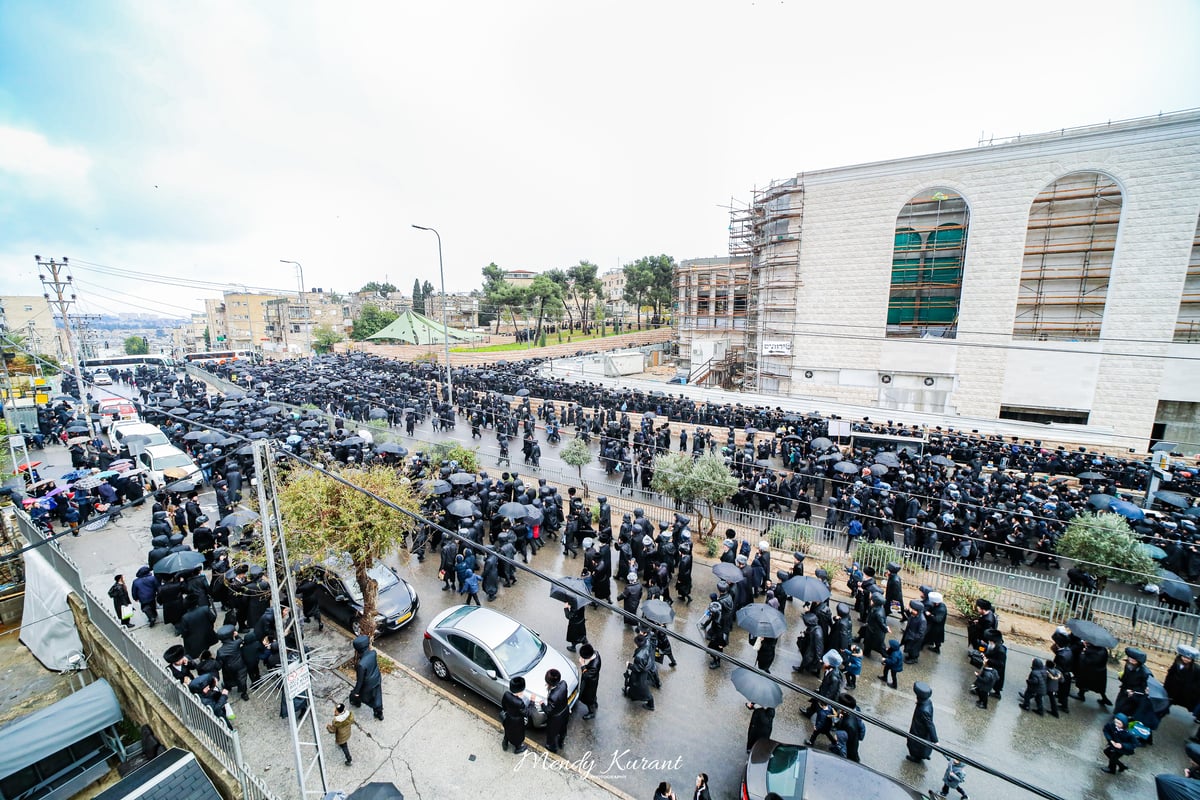 100 רגעים: החב"דניקים תיעדו את החופה בגור