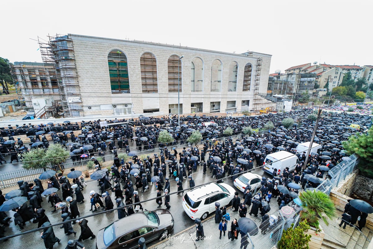 100 רגעים: החב"דניקים תיעדו את החופה בגור