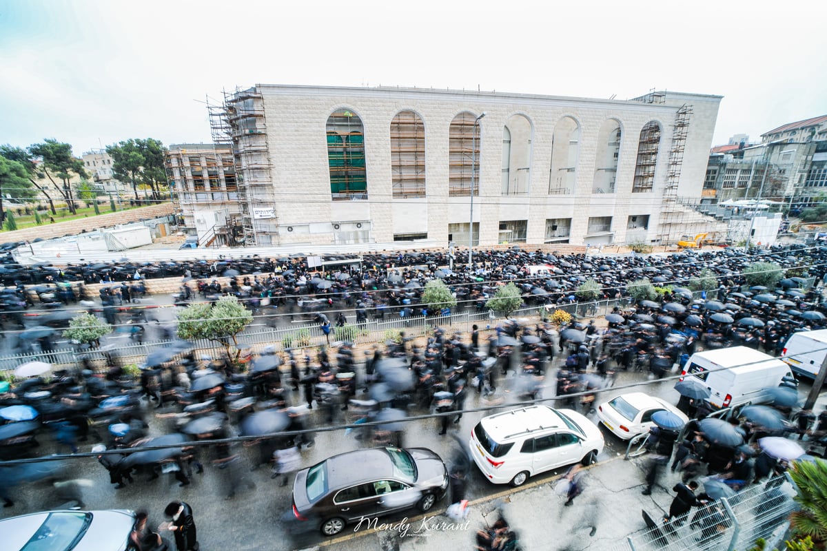 100 רגעים: החב"דניקים תיעדו את החופה בגור