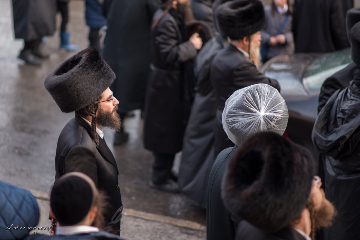 100 רגעים: החב"דניקים תיעדו את החופה בגור