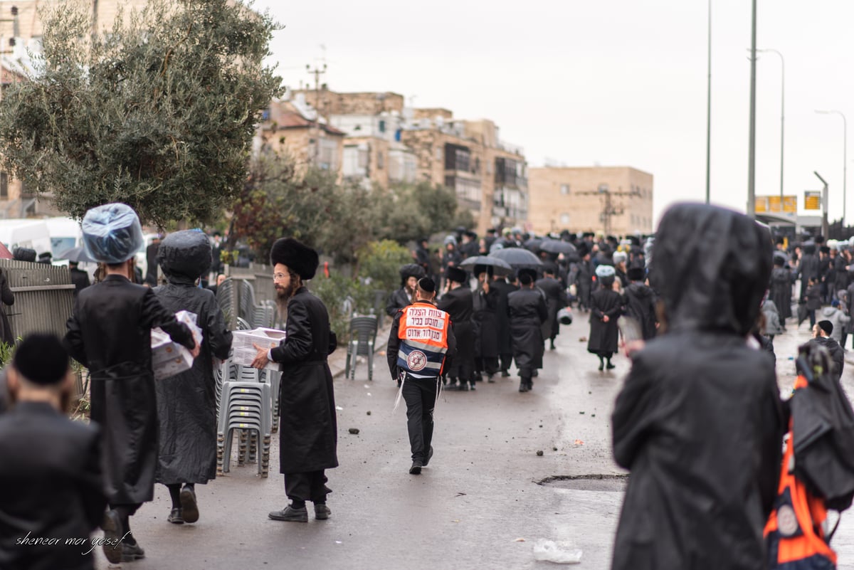 100 רגעים: החב"דניקים תיעדו את החופה בגור