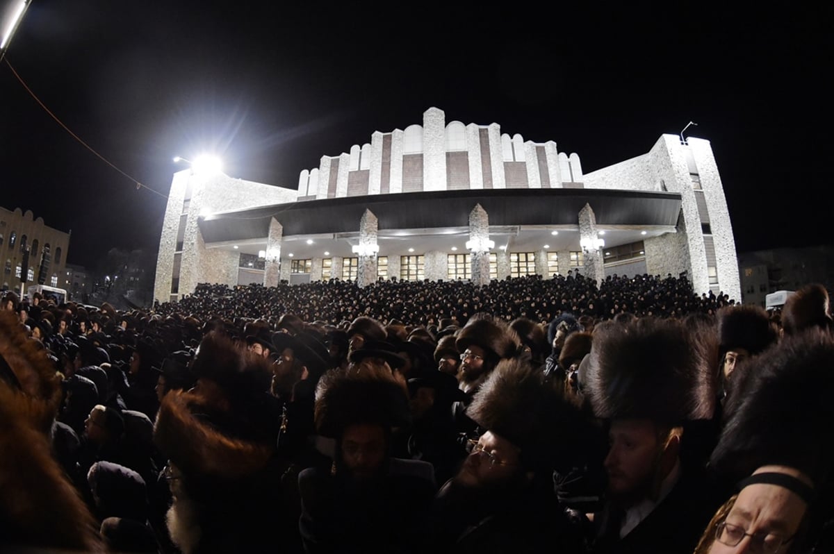 אלפים בשמחת החתונה לנכד האדמו"ר מסאטמר