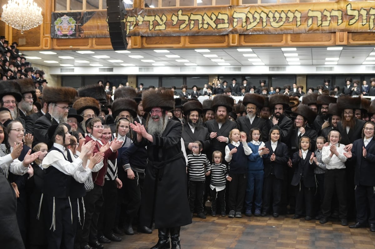 אלפים בשמחת החתונה לנכד האדמו"ר מסאטמר