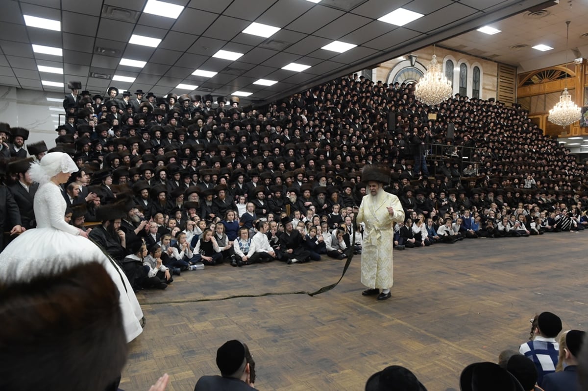 אלפים בשמחת החתונה לנכד האדמו"ר מסאטמר