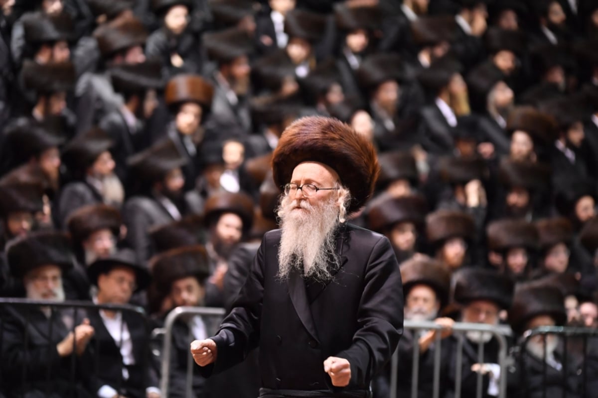 תיעוד: אלפים בחתונת נכד האדמו"ר מויז'ניץ