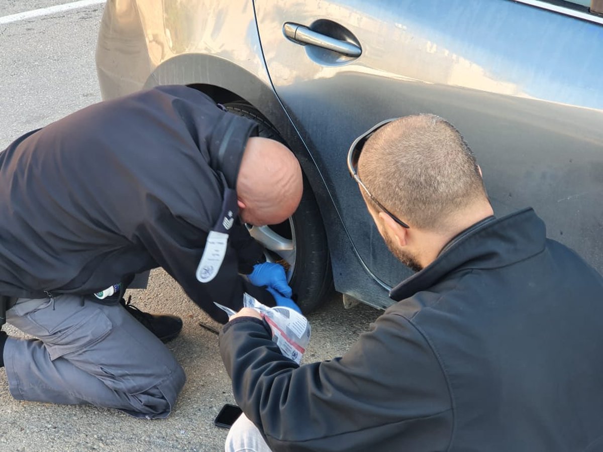 תעלומה בשכונת רמות: מי הזיק ל-12 רכבים?