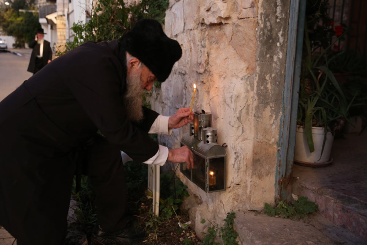 תיעוד מרהיב: חג החנוכה בסמטאות צפת