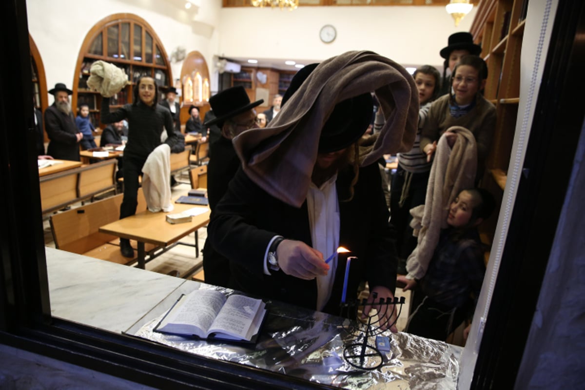 תיעוד מרהיב: חג החנוכה בסמטאות צפת