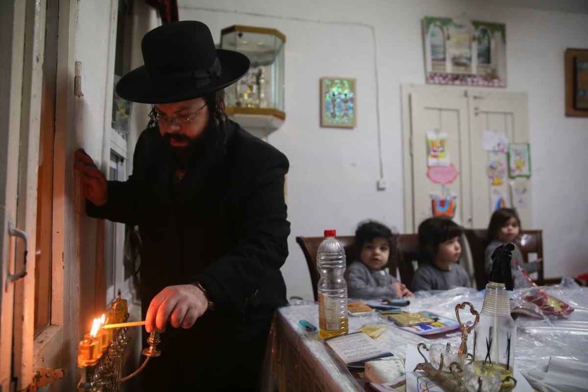 תיעוד: הדלקת נר אחרון של חנוכה בירושלים