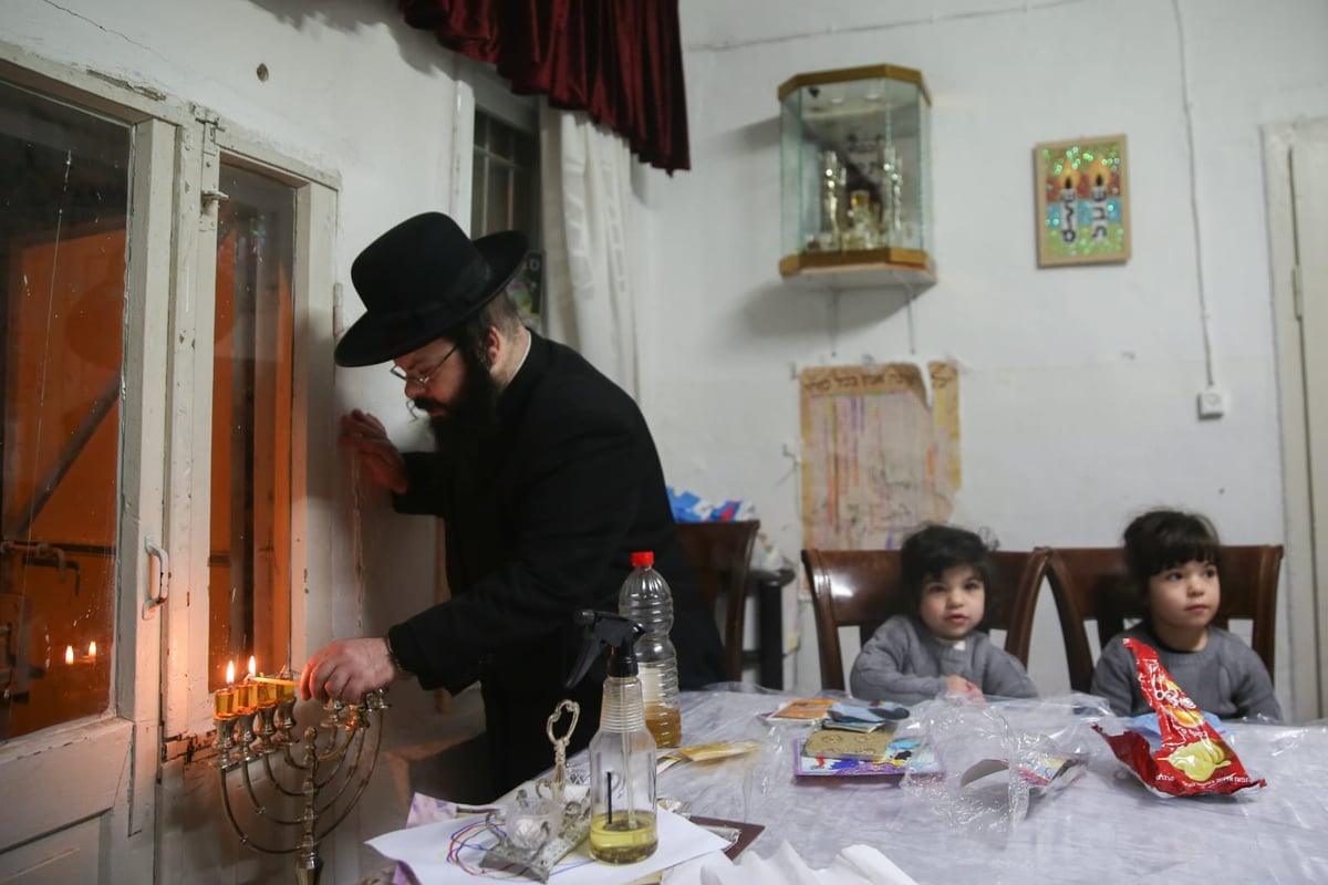 תיעוד: הדלקת נר אחרון של חנוכה בירושלים