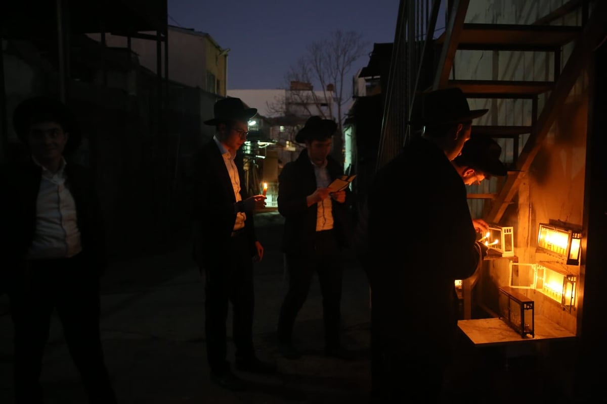 תיעוד: הדלקת נר אחרון של חנוכה בירושלים