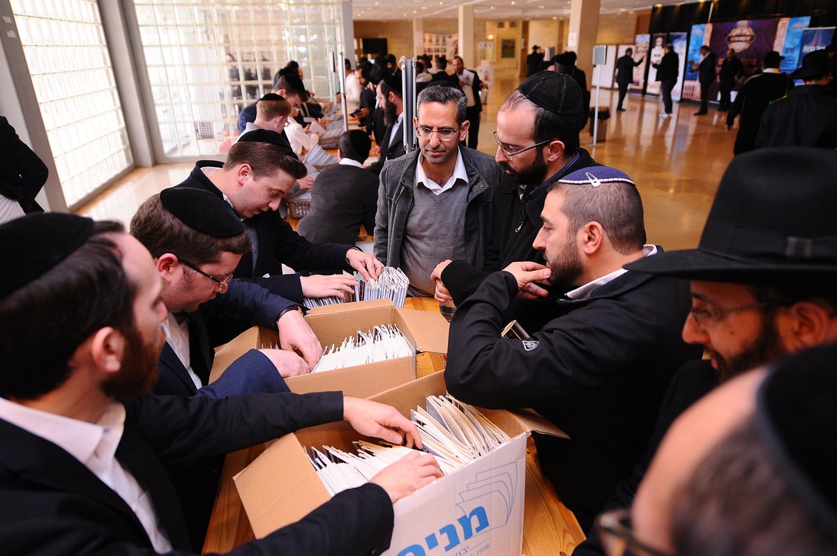 תיעוד ענק: מעמד סיום הש"ס כולו ביום אחד