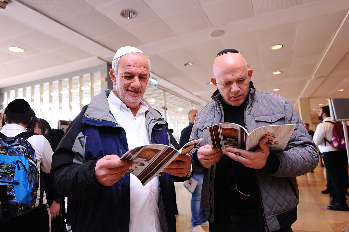 תיעוד ענק: מעמד סיום הש"ס כולו ביום אחד