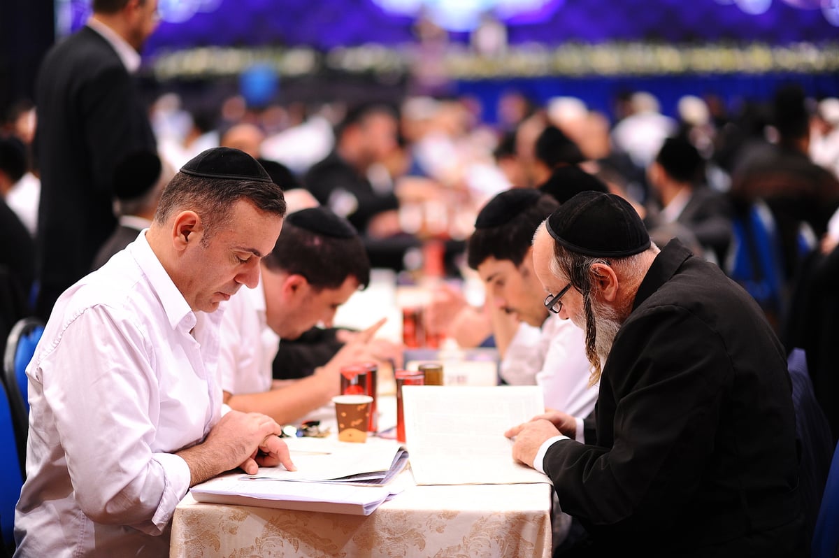 תיעוד ענק: מעמד סיום הש"ס כולו ביום אחד