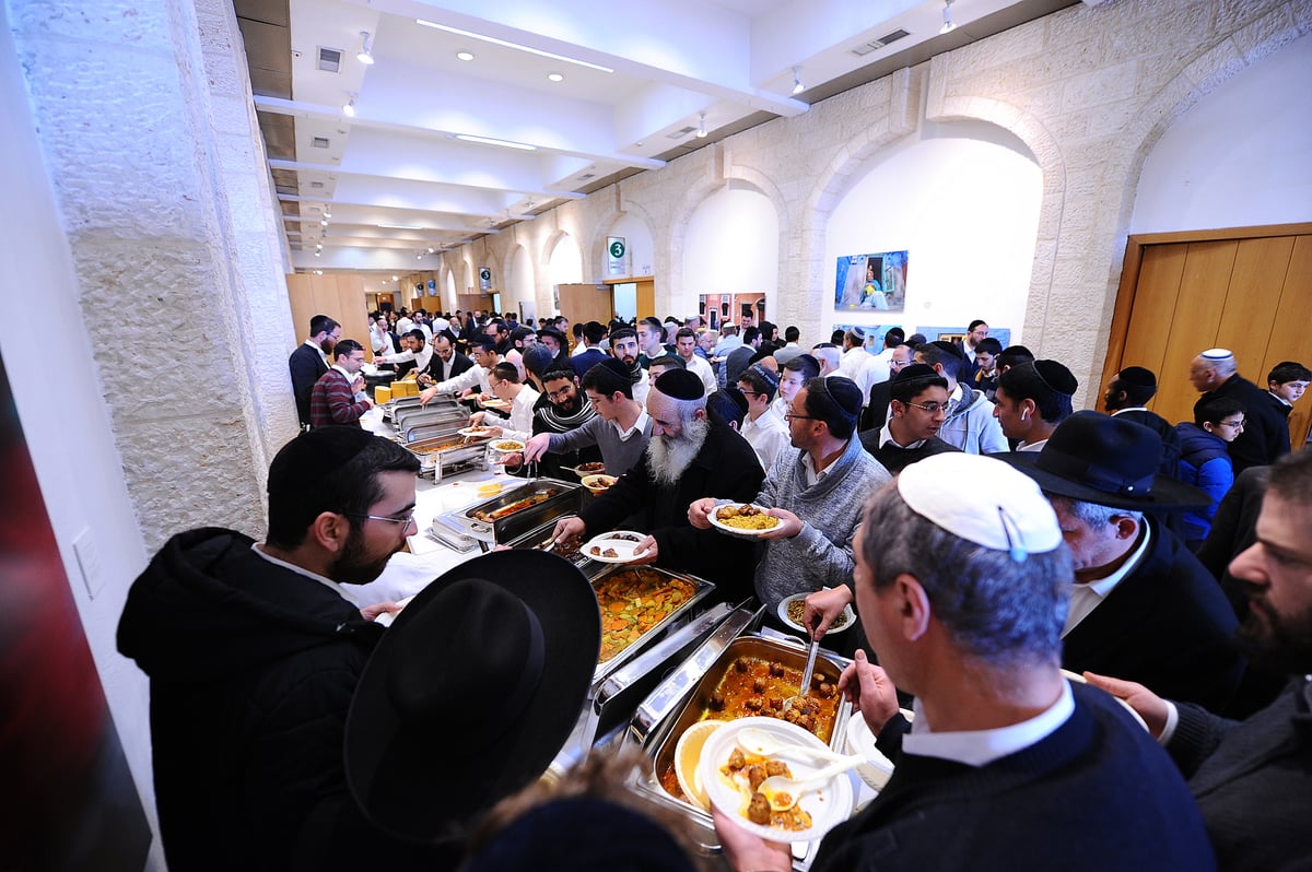 תיעוד ענק: מעמד סיום הש"ס כולו ביום אחד