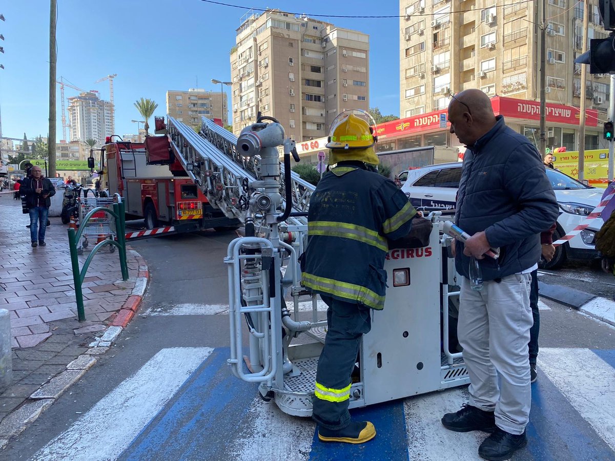 שריפה בבניין רב קומות ברמת גן; 14 חולצו, 8 נפצעו