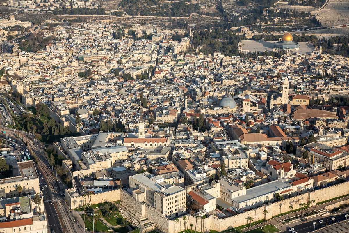 תמונות מרהיבות: העיר העתיקה בירושלים - מהאוויר