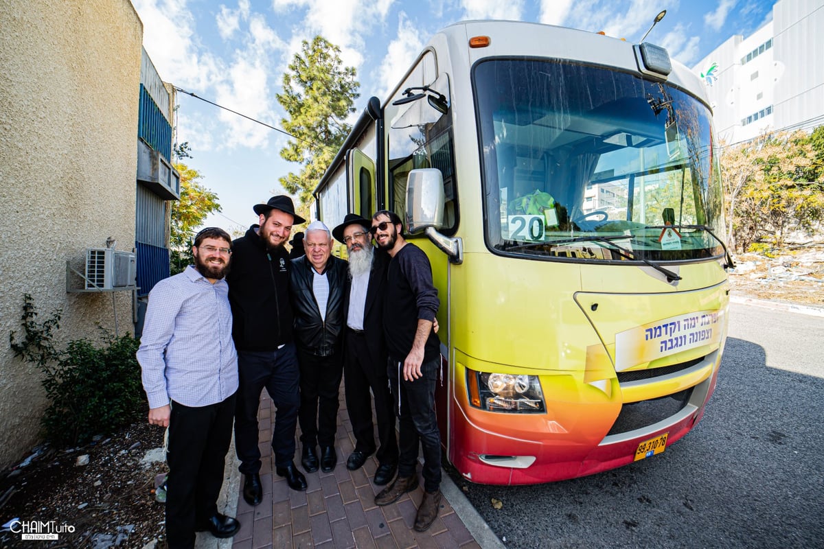 "העם רוצה משיח": שיירת הטנקים של חב"ד כבשה את ישראל