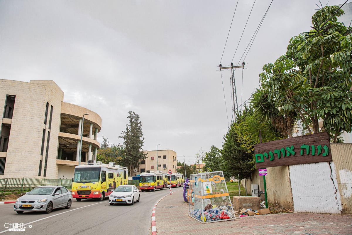 "העם רוצה משיח": שיירת הטנקים של חב"ד כבשה את ישראל