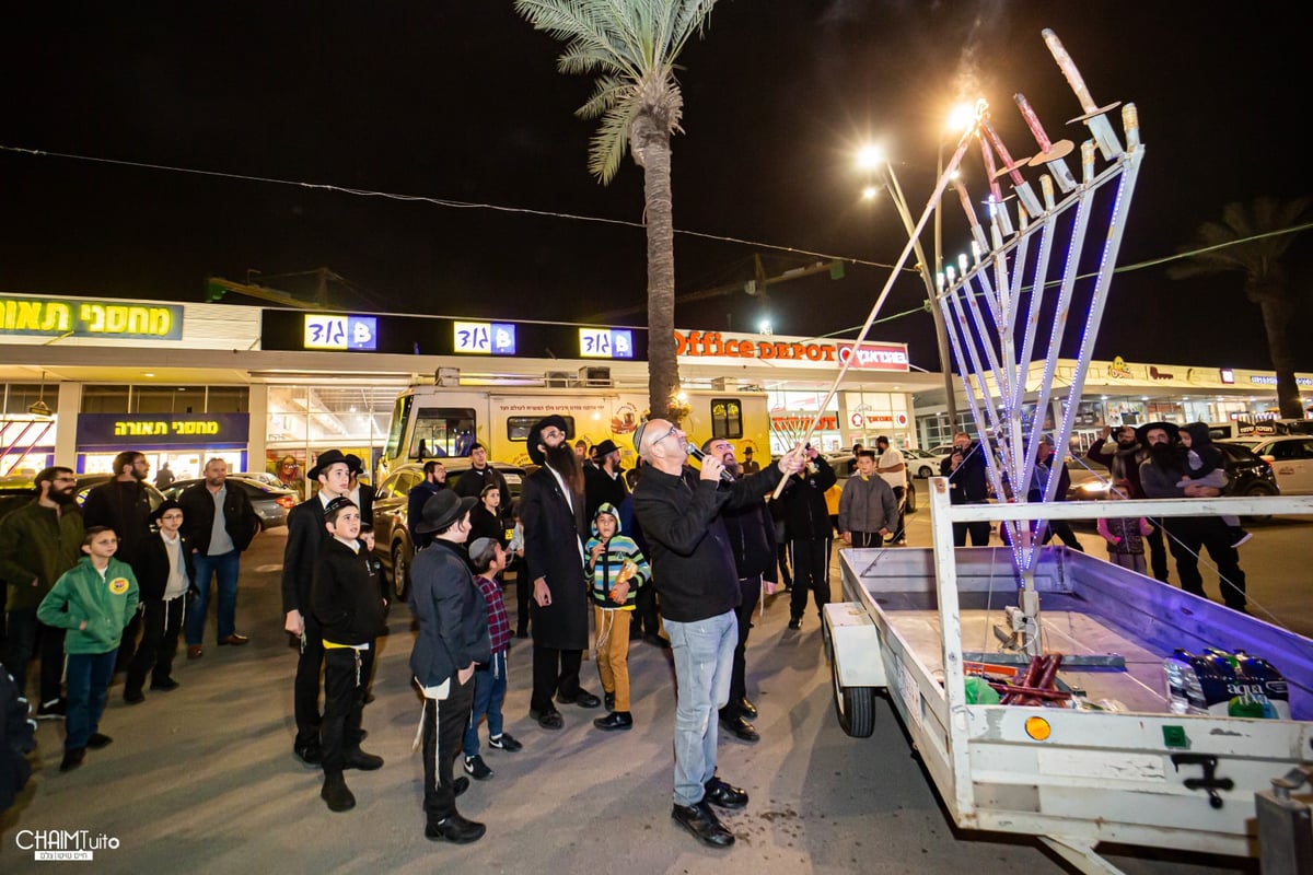 "העם רוצה משיח": שיירת הטנקים של חב"ד כבשה את ישראל