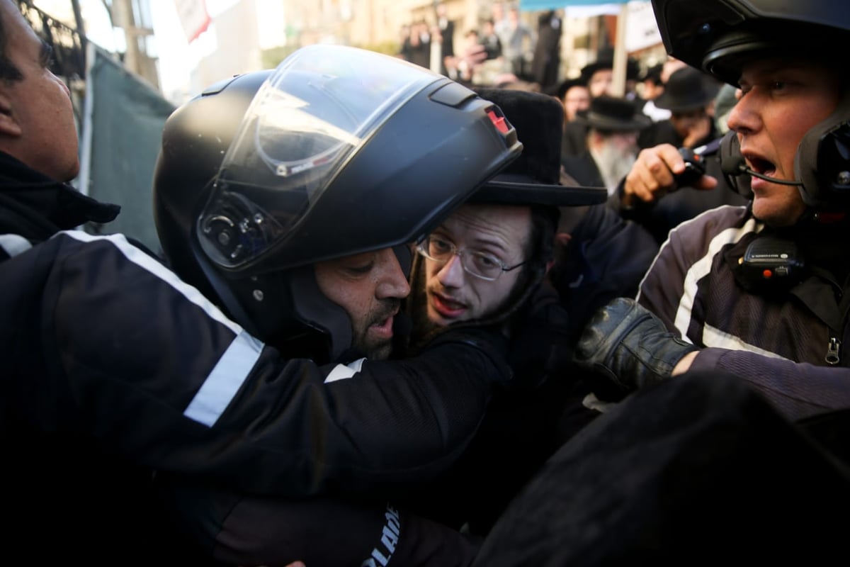 הפגנה סוערת בירושלים: עצורים במאבק על הרכבת הקלה