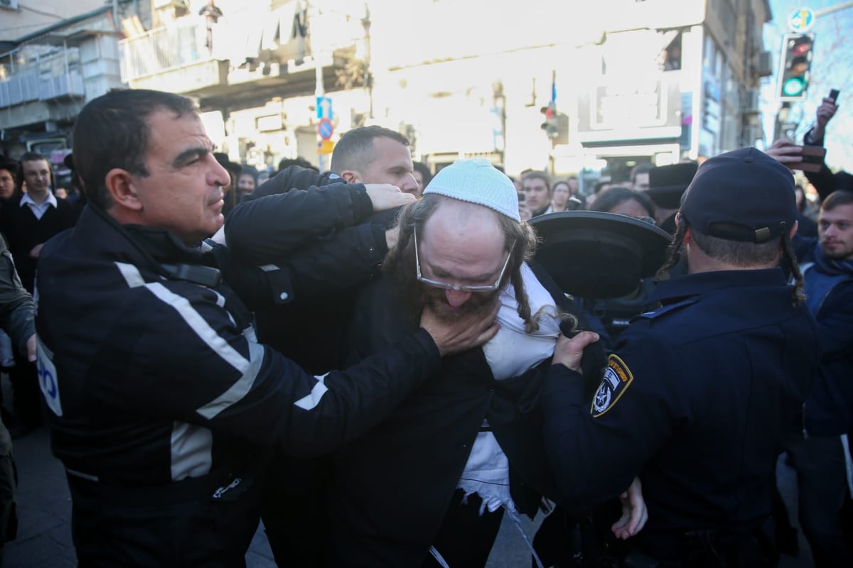 הפגנה סוערת בירושלים: עצורים במאבק על הרכבת הקלה