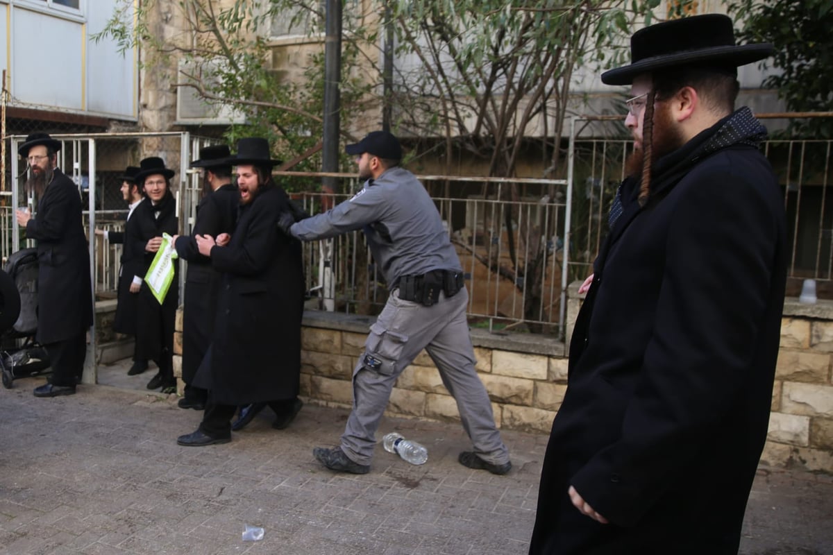 הפגנה סוערת בירושלים: עצורים במאבק על הרכבת הקלה