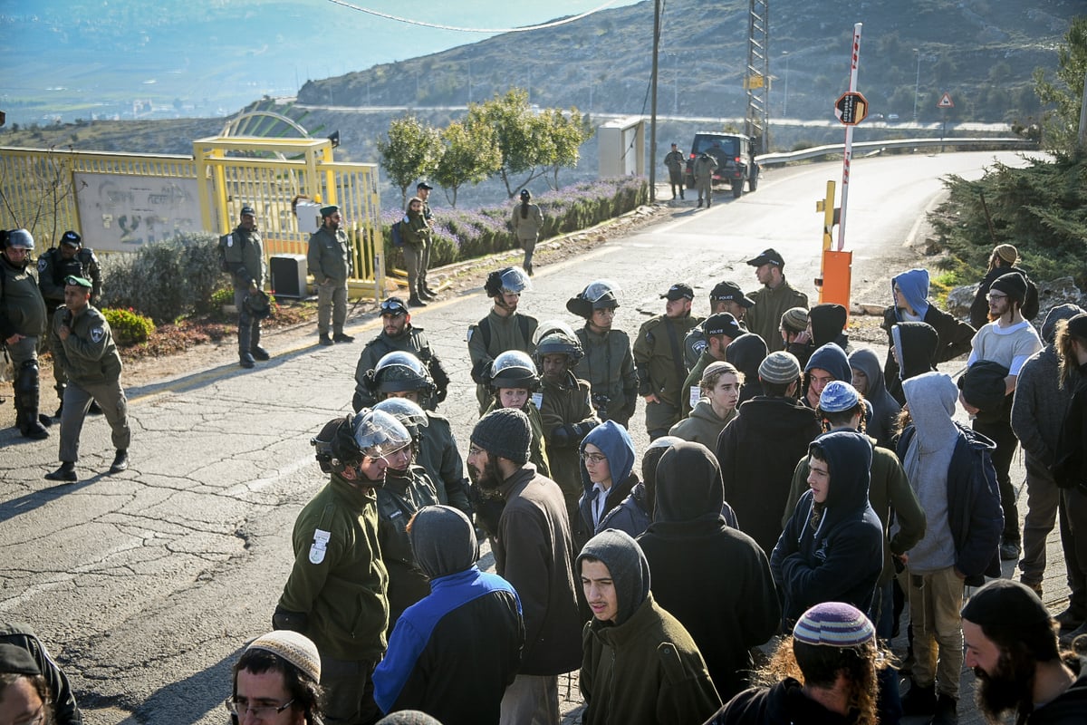 כוחות הביטחון פינו שני מבנים בגבעת קומי אורי יצהר. צפו