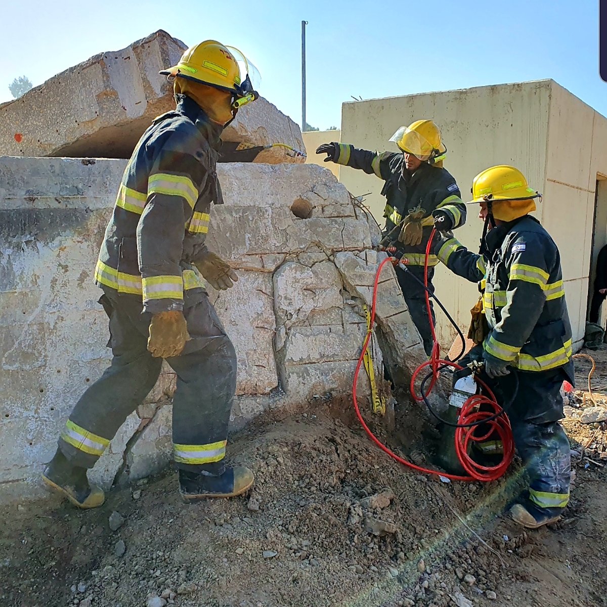 כוחות הביטחון תרגלו רעידת אדמה • תיעוד