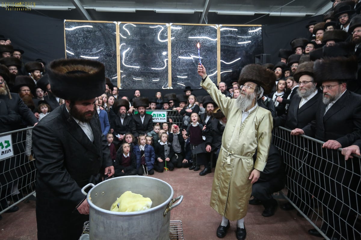 סליחות והדלקה: המשפיע ר' מיילך בידרמן במירון