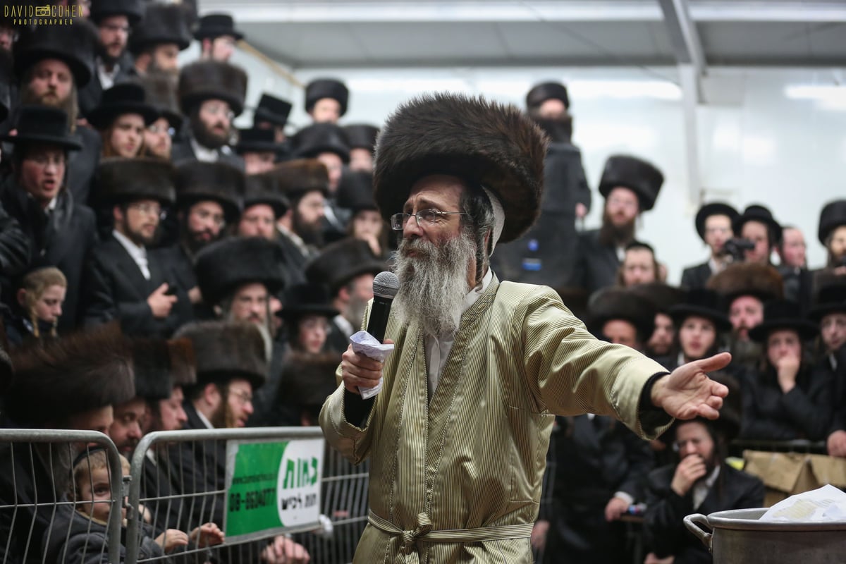 סליחות והדלקה: המשפיע ר' מיילך בידרמן במירון