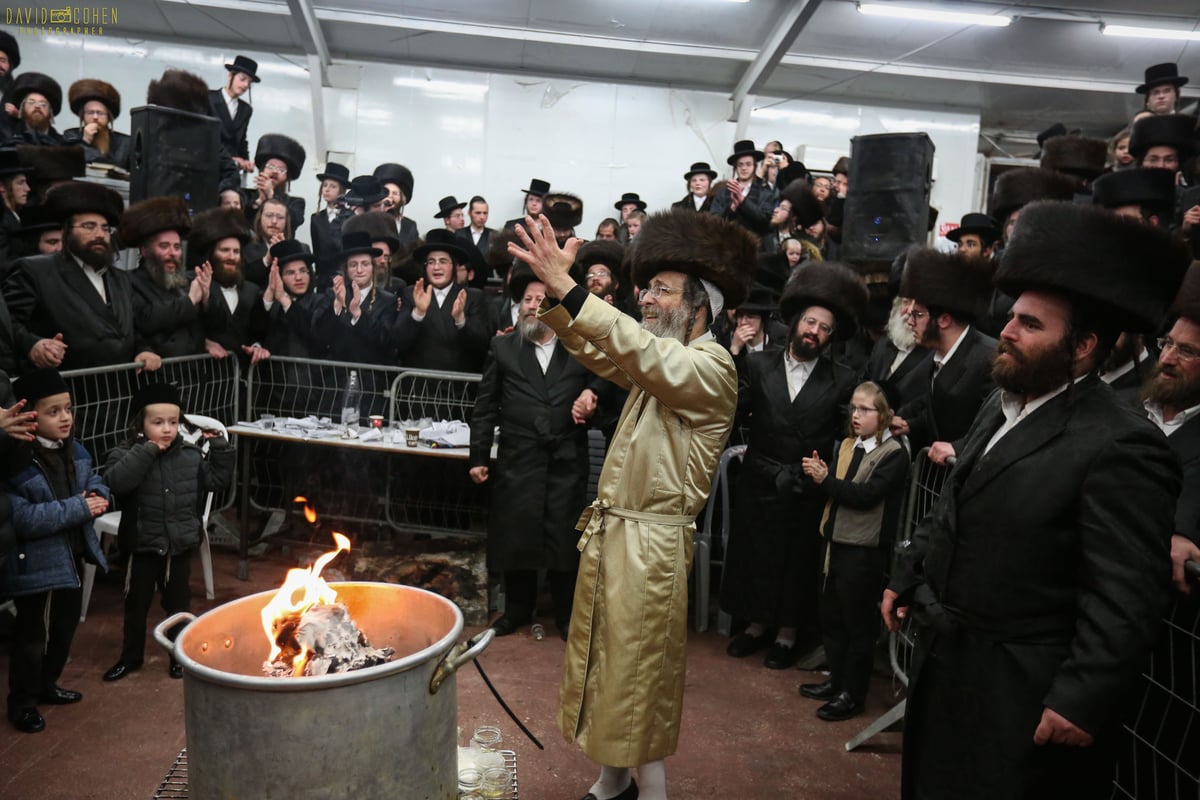 סליחות והדלקה: המשפיע ר' מיילך בידרמן במירון