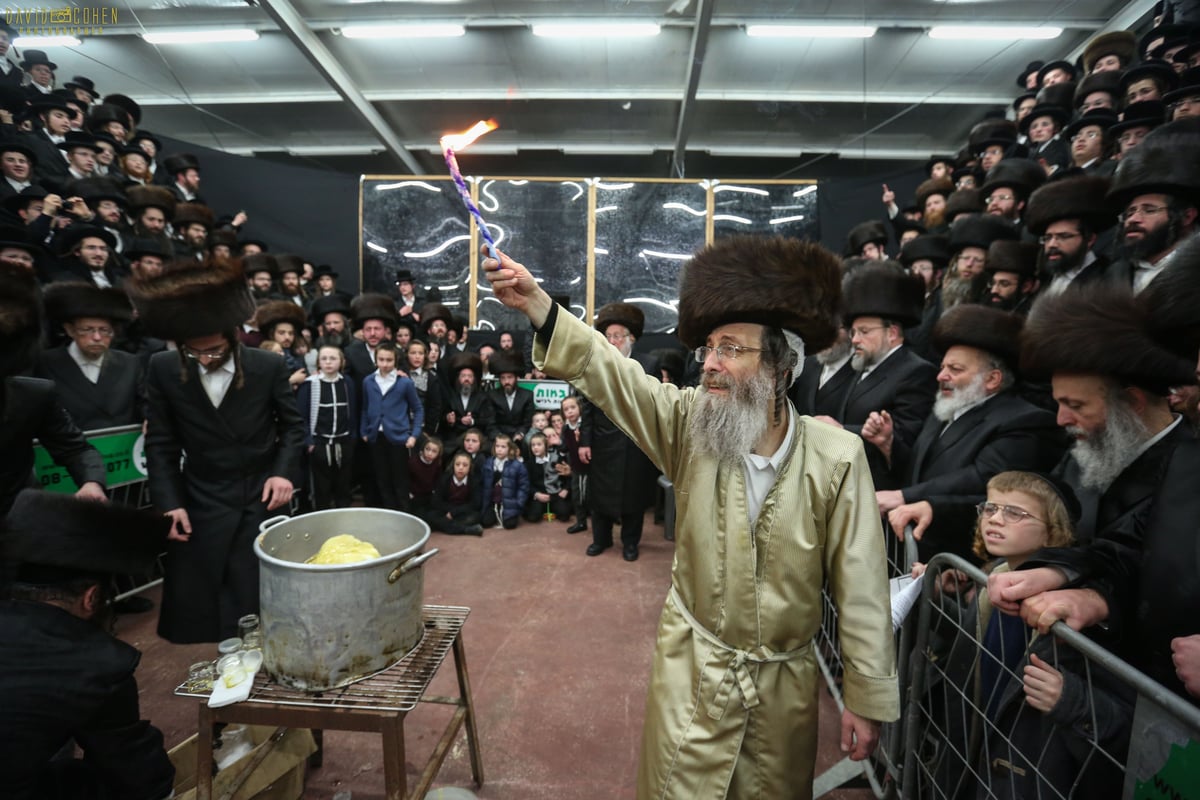 סליחות והדלקה: המשפיע ר' מיילך בידרמן במירון