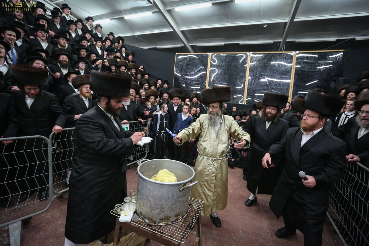 סליחות והדלקה: המשפיע ר' מיילך בידרמן במירון