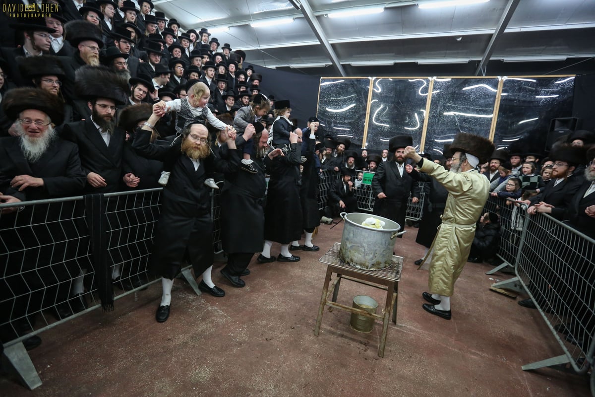 סליחות והדלקה: המשפיע ר' מיילך בידרמן במירון