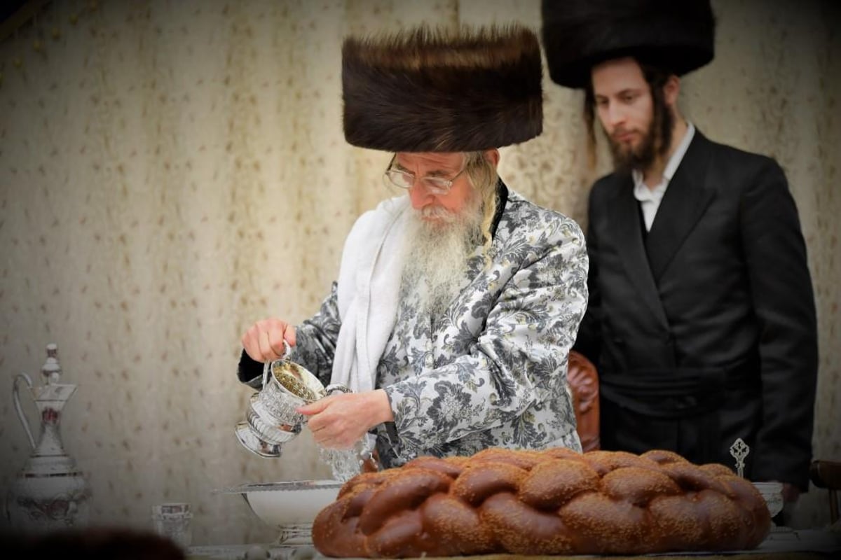 האדמו"ר ממעליץ שילב את סיום הש"ס ב'טיש יארצייט'