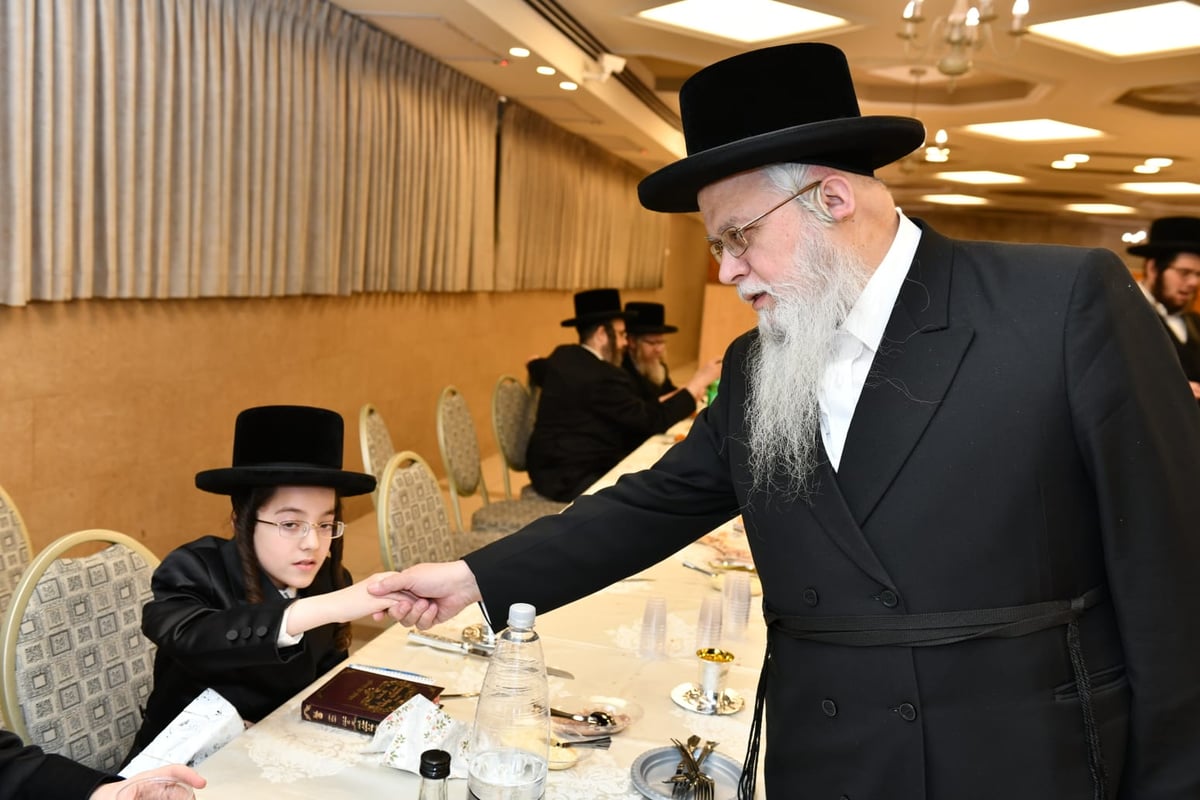 האדמו"ר מלייפניק ערך בר מצווה לבן זקוניו