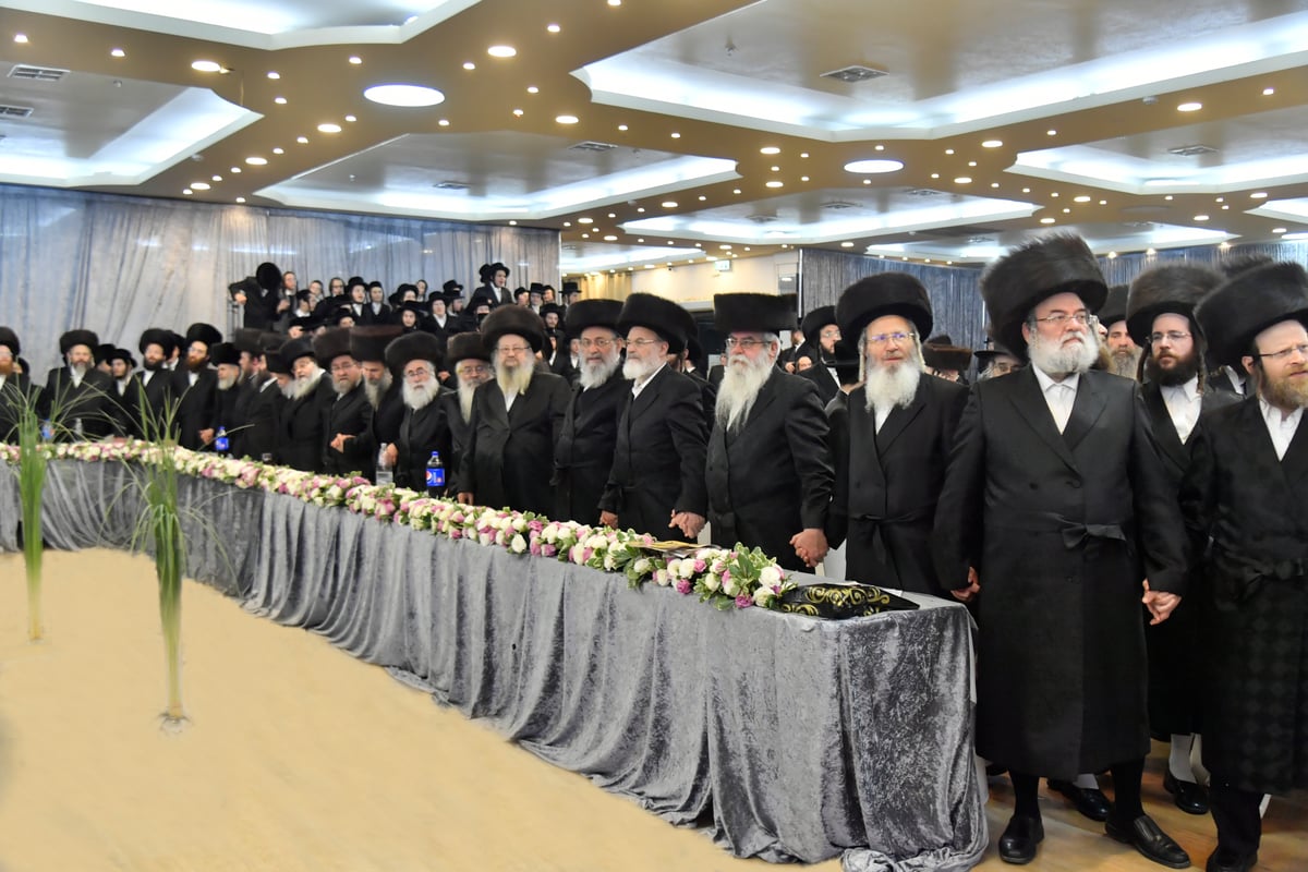 בזוטשקא ערכו מעמד סיום הש"ס בשילוב 'יארצייט'