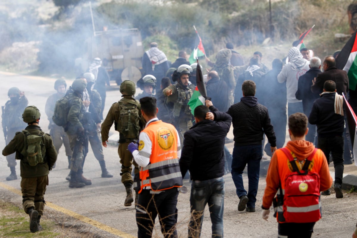 הפלסטינים זועמים: ניסיון פיגוע בהר הבית; מהומות ביו"ש